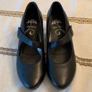 EUC Dansko pumps